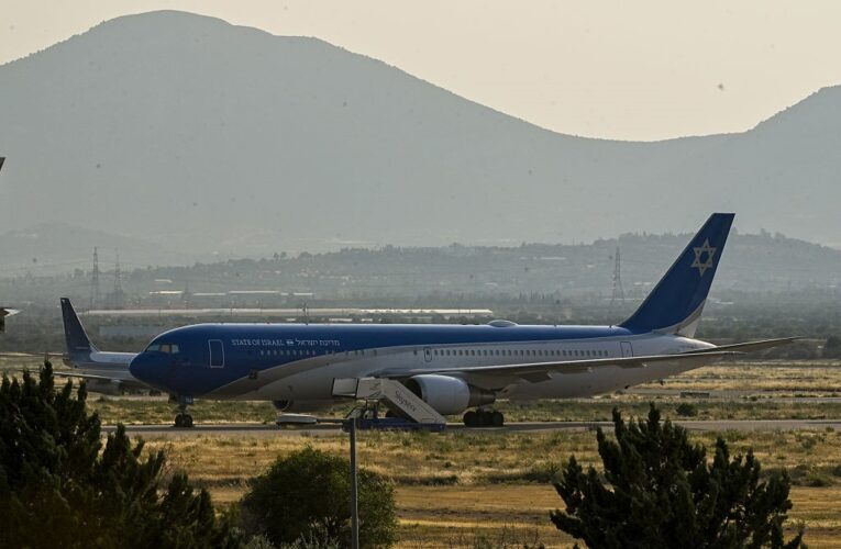 В МЗС повідомили, скільки українців планують виїхати з Ізраїлю та Ірану