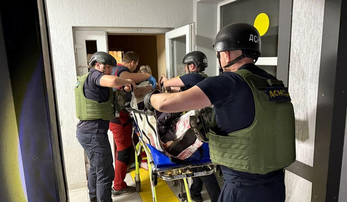 Новини України - В Нікополі росіяни вдарили по ДСНС, а потім - по медиках