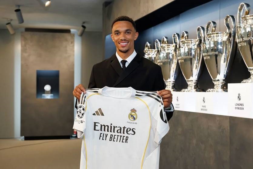 Новини спорту - Відбулося офіційне представлення Александера-Арнольда в Реалі