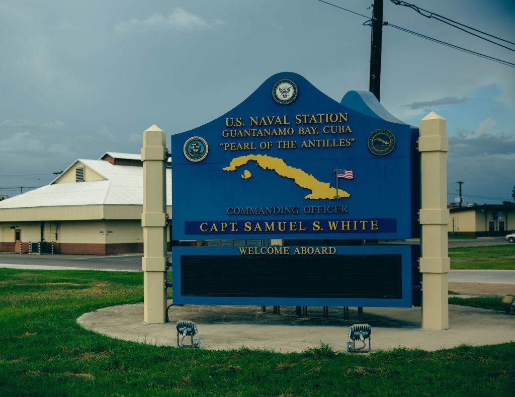 Новини світу - Відправка мігрантів на базу Гуантанамо: Білий дім спростував новину