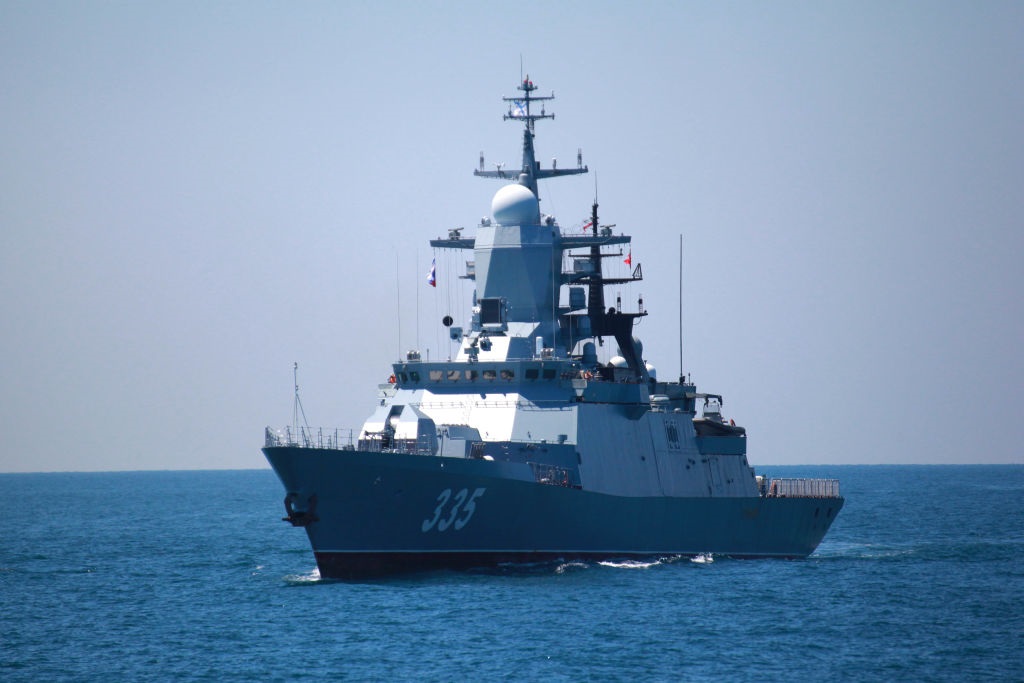 Новини світу - Військові кораблі РФ почали супроводжувати "тіньові" танкери через Ла-Манш