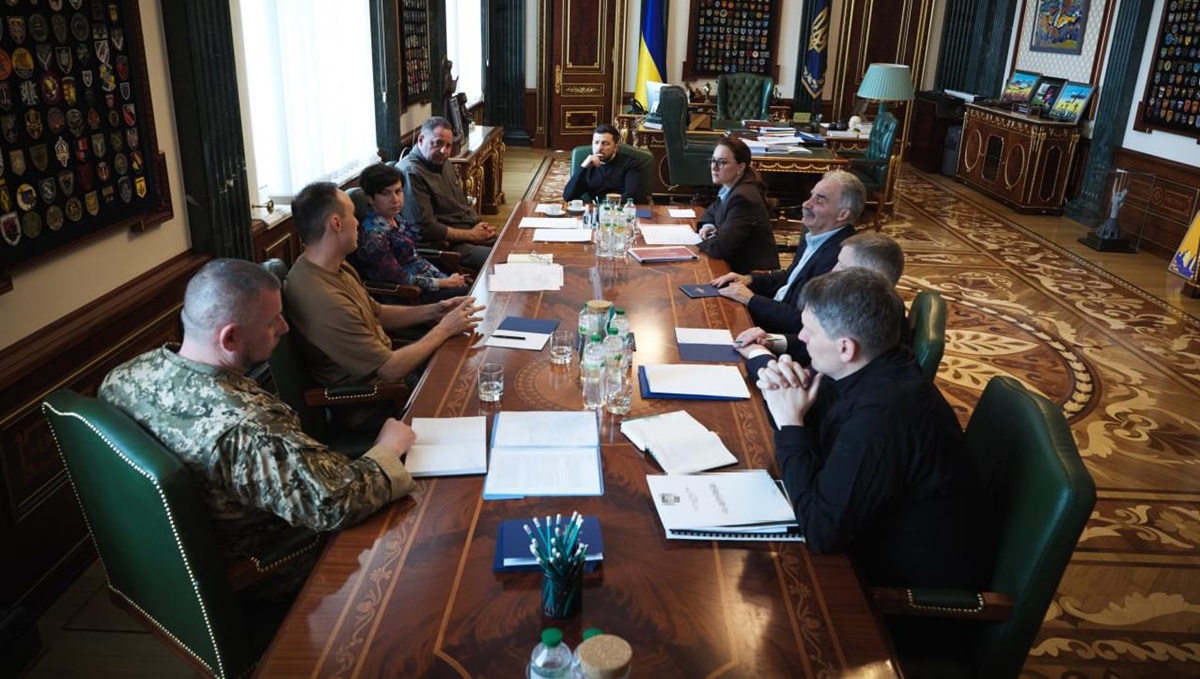 Новини України - Візит в США: Зеленський заслухав доповідь команди