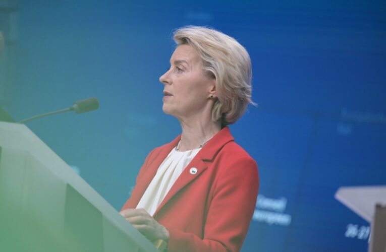 Вступ у Євросоюз: ЄК виступає за перемови з Києвом