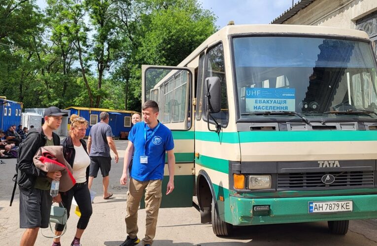 З прифронтових громад Дніпропетровщини евакуювали понад 50 людей