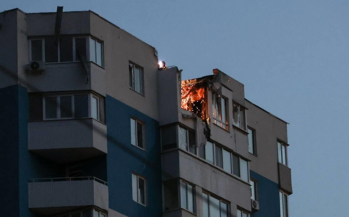 Новини України - З'явилися фото наслідків атаки на Харків