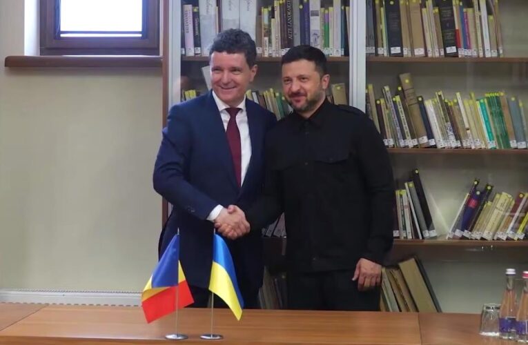 Зеленський провів першу зустріч з президентом Румунії