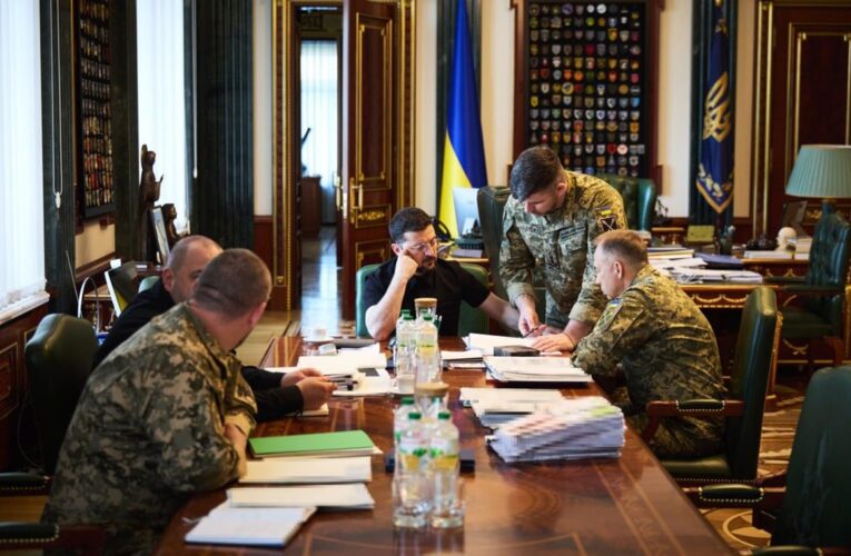 Зеленський розповів про нараду з військовими