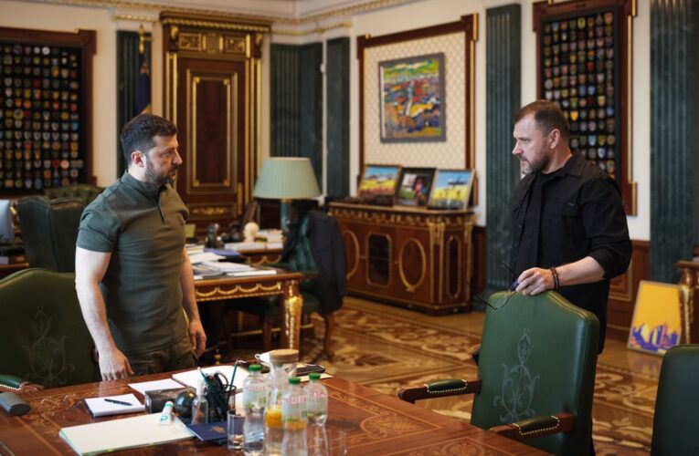 Зеленський та глава МВС обговорили протидію псевдоволонтерам