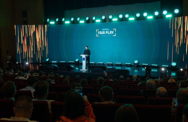 Зеленський: Війна повинна ставати для РФ проблемою