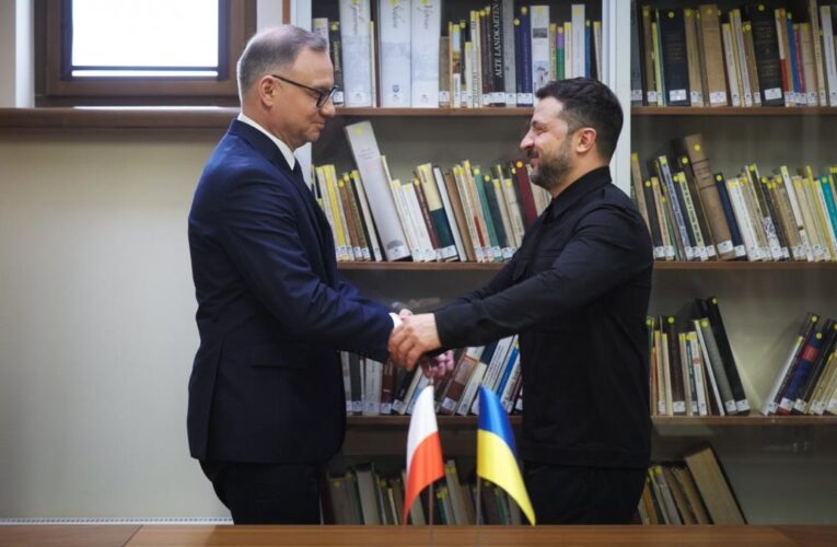 Зеленський зустрівся з Дудою у Вільнюсі