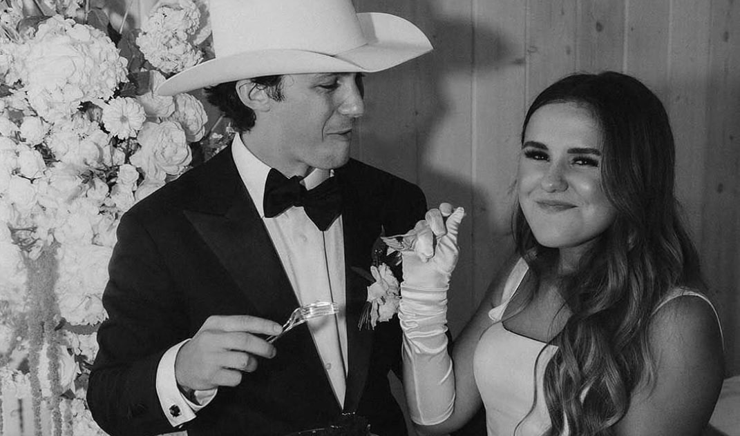 Новини культури - Зірка серіалу Дитинство Шелдона офіційно одружився