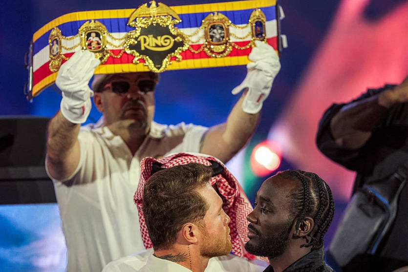 Новини спорту - Знаковий бій: Альварес та Кроуфорд битимуться за рекордний пояс