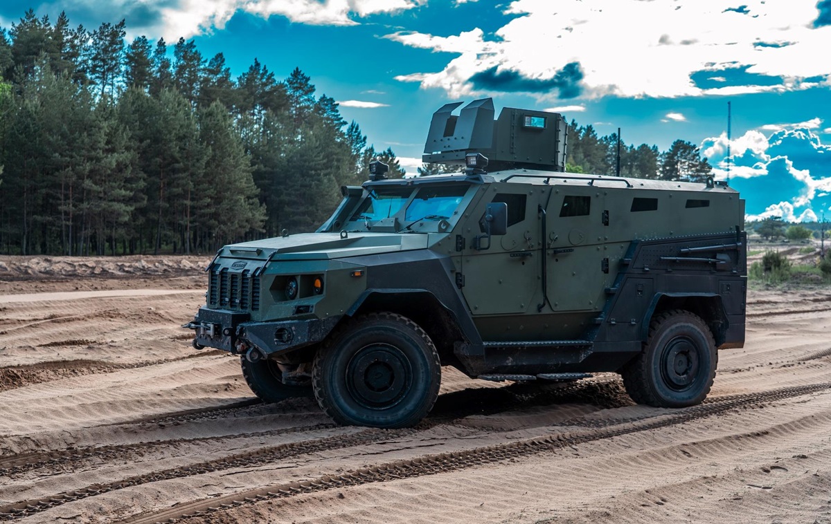 Новини України - ЗСУ отримають новий бронеавтомобіль Варта-2