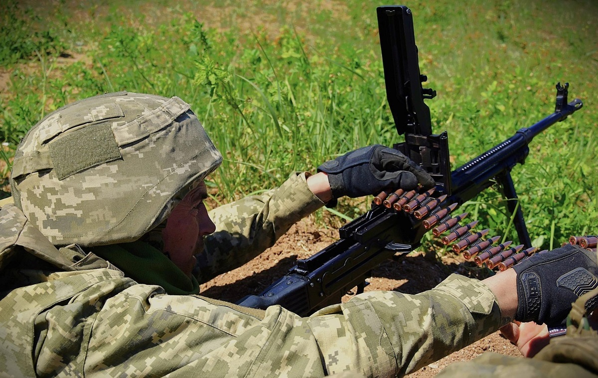 Новини України - ЗСУ відбивають атаки росіян на 12 напрямках