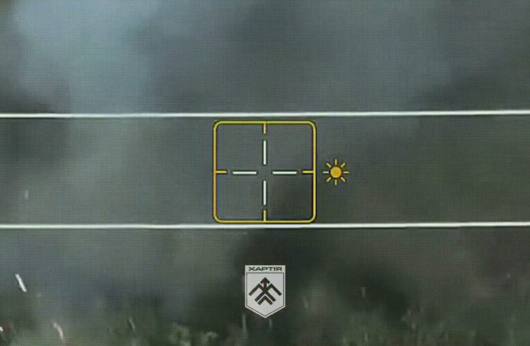 ДРОНИ «ХАРТІЇ» ЗНИЩУЮТЬ ВОРОЖІ СКЛАДИ ТА УКРИТТЯ