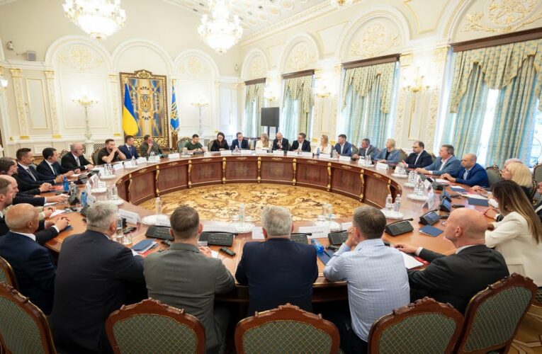 Володимир Зеленський зустрівся з представниками компаній – членів Американської торговельної палати