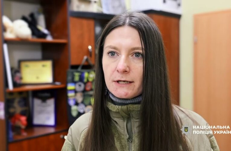 Нацполіція екстрадувала з ОАЕ організаторку шахрайської схеми під виглядом зборів на дрони для ЗСУ