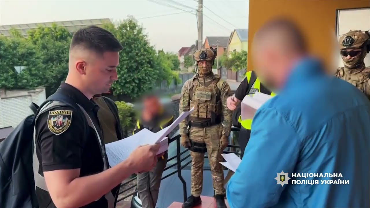 Підробка офіційних документів у масштабах держави: Нацполіція викрила злочинну організацію