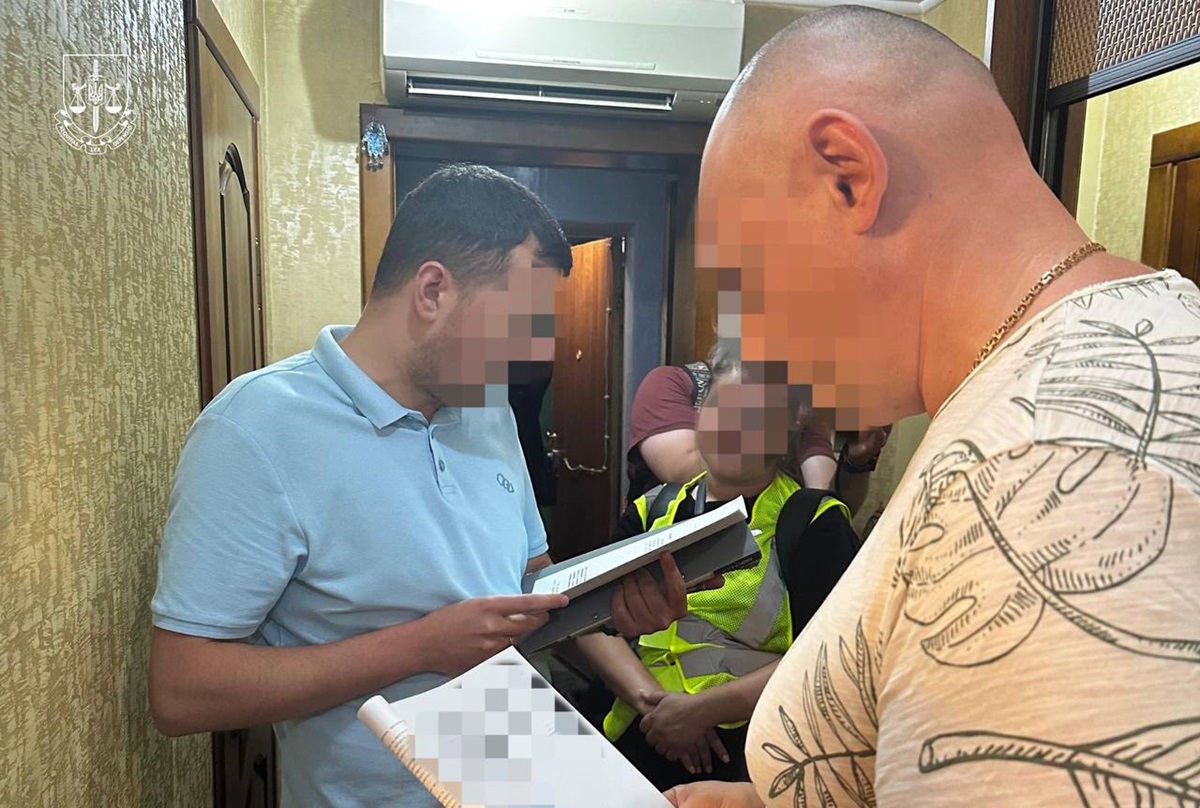 Новини України - Адвокат пропонував мільйон доларів за звільнення підзахисного