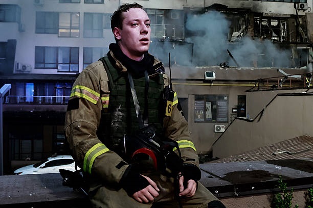 Новини Києва - Атака на Київ: зруйновано під'їзд, багато поранених