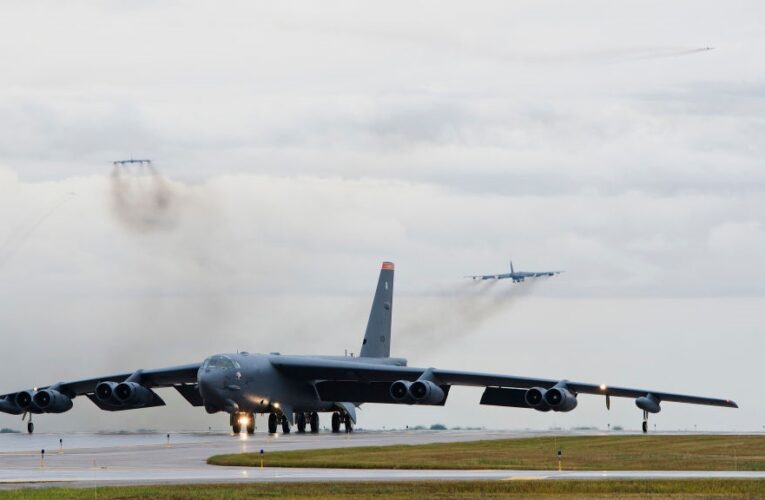 “Аварійний маневр”: пілоти літака врятував від загибелі понад 70 людей