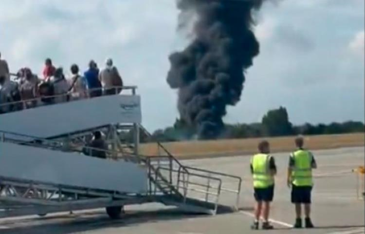 Авіакатастрофа у Британії: внаслідок падіння літака є загиблі