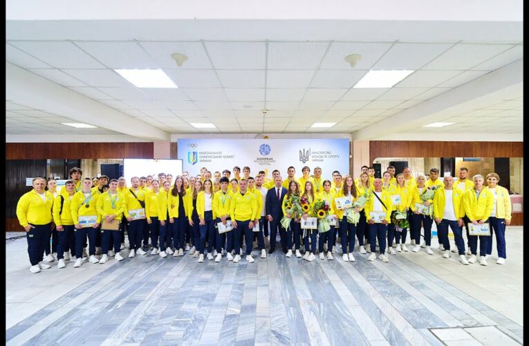 Юні олімпійські переможці вдома!