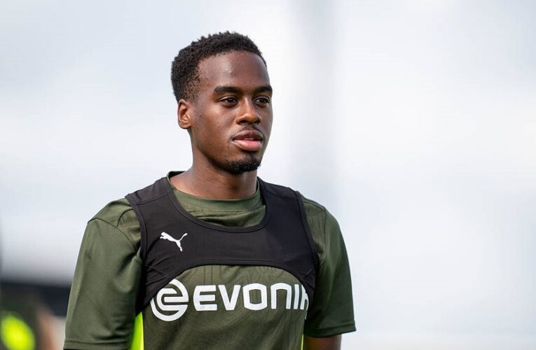 Челсі офіційно підписав англійського вінгера