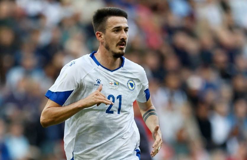 Новини спорту - Динамо Київ уже без боснійського захисника: агент футболіста зняв питання