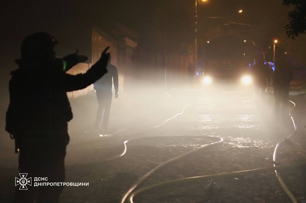 Дніпро всю ніч здригався від вибухів: багато пожеж