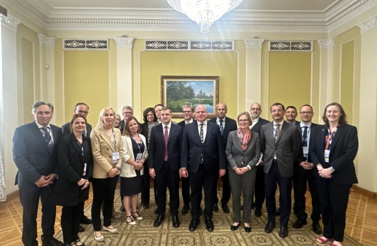 До України прибула делегація послів ОБСЄ вперше за вісім років