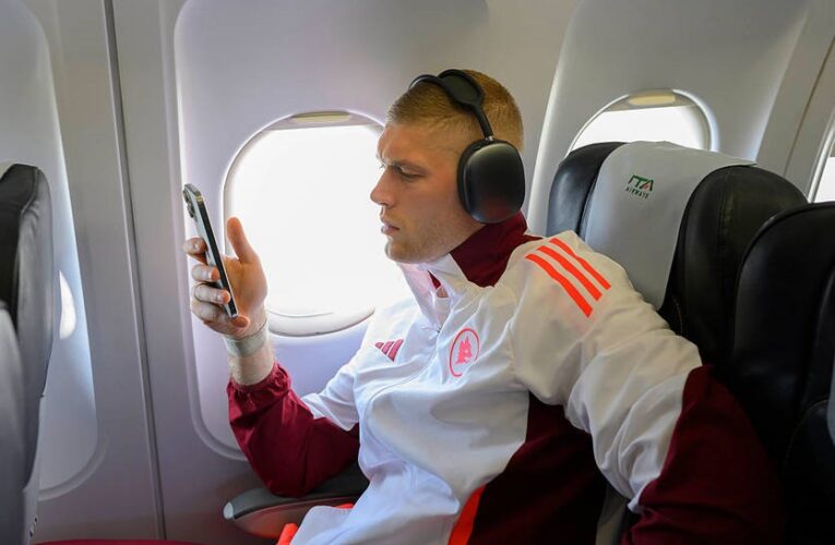 Довбик сподівається отримати символічний номер у Ромі