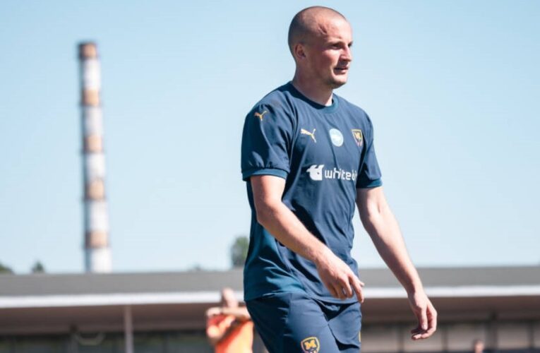 Дружина ексзірки збірної України жорстко розкритикувала його нинішній клуб