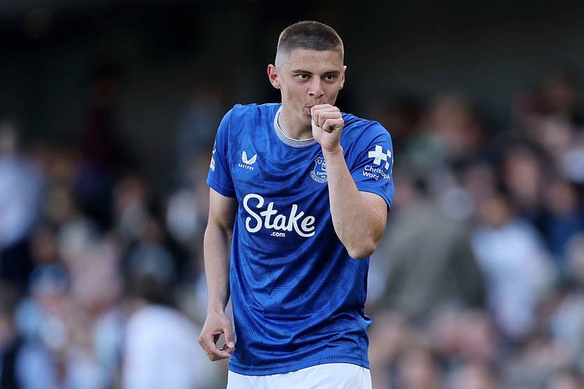 Новини спорту - Евертон представляє нову форму: Миколенко залучений