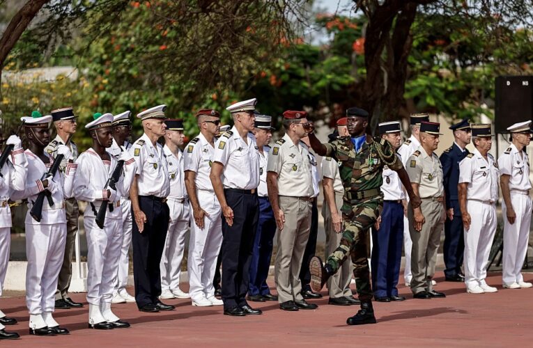 Франція повністю вивела війська із Сенегалу