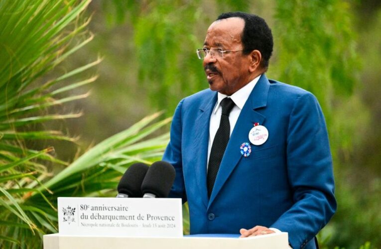 Глава Камеруну в 92 роки планує увосьме балотуватися в президенти