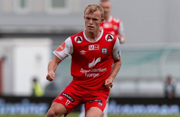 Голодним не залишився: футболіст у Норвегії отримав їстівну нагороду