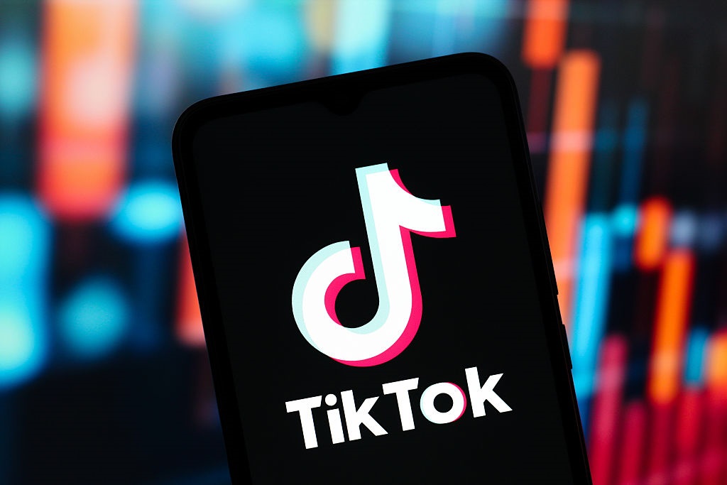 Новини світу - Група багатих людей. Трамп продає TikTok