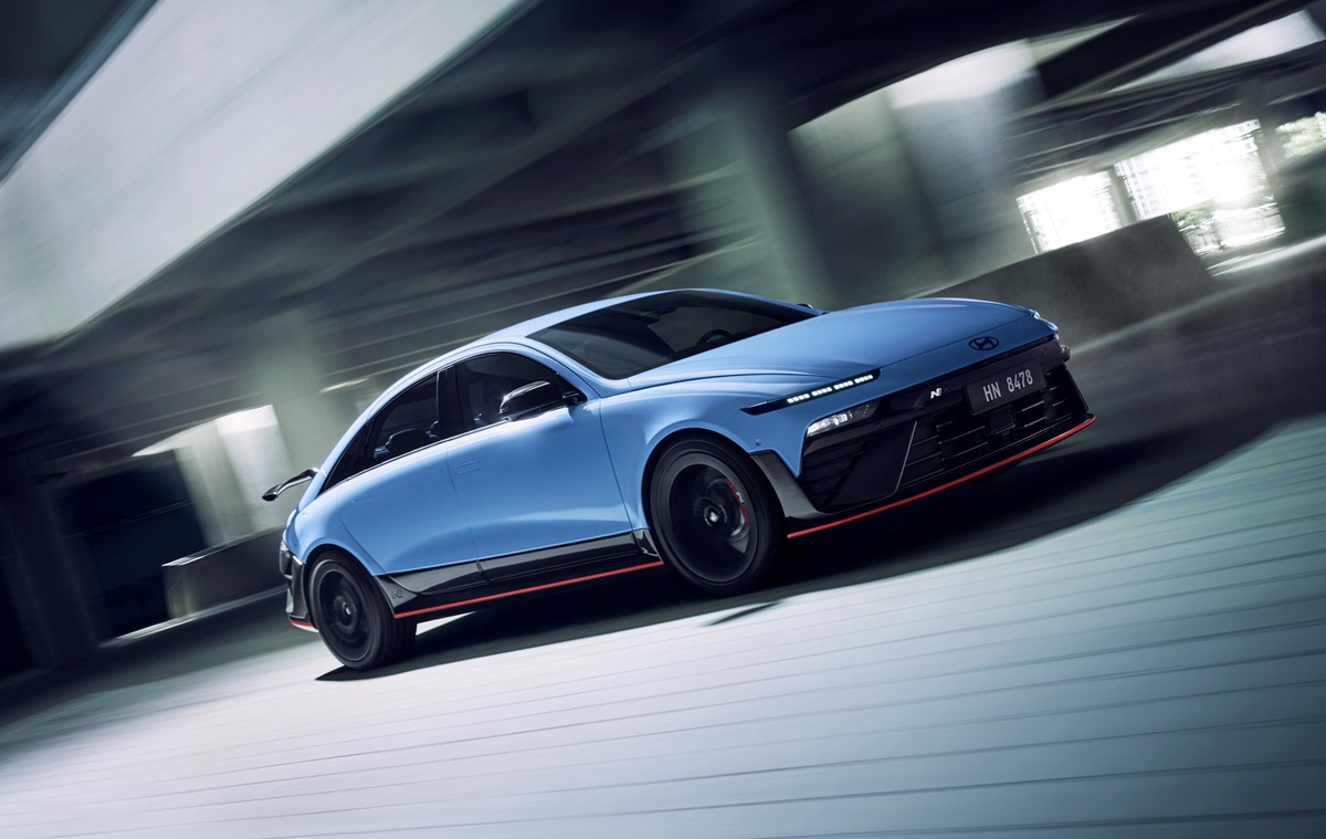Авто новини - Hyundai представила електричний седан Ioniq 6 N
