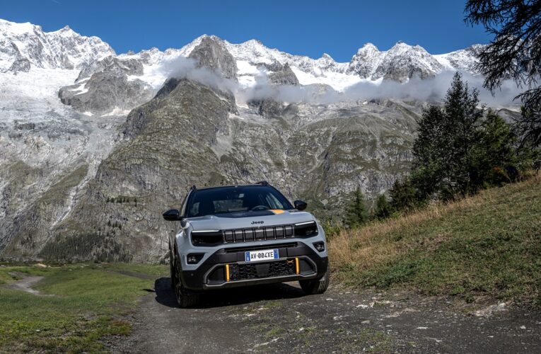 Jeep Avenger досяг 200 тисяч замовлень та отримав повнопривідну версію 4xe