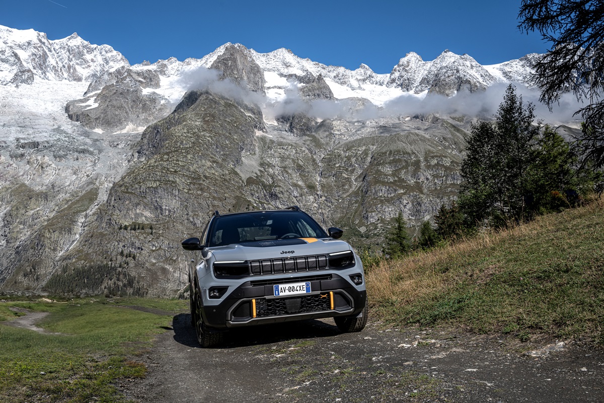 Новини бізнесу - Jeep Avenger досяг 200 тисяч замовлень та отримав повнопривідну версію 4xe
