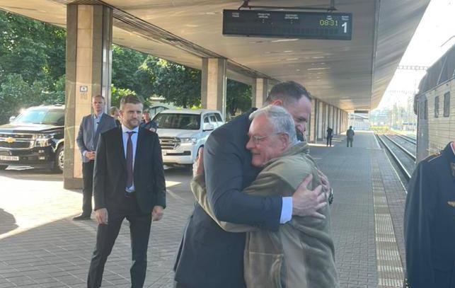 Келлог приїхав з тривалим візитом в Україну