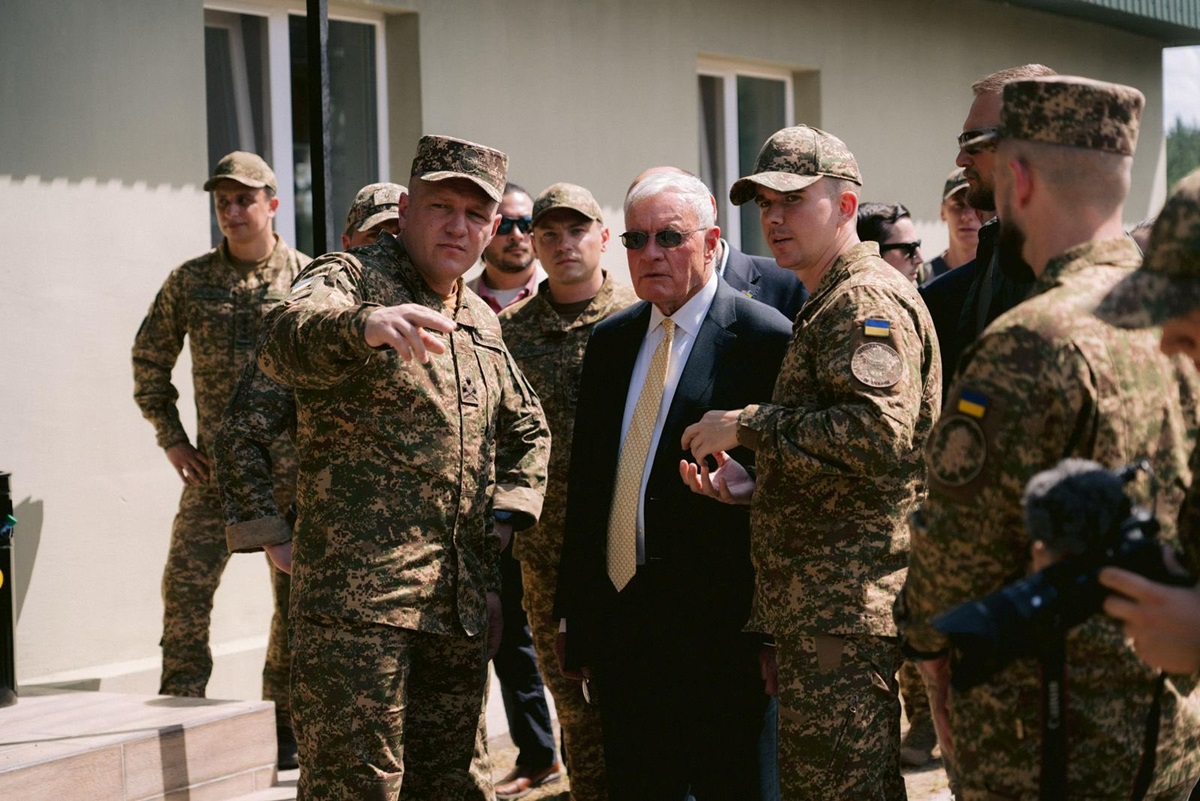 Новини України - Келлог відвідав тренування Нацгвардії