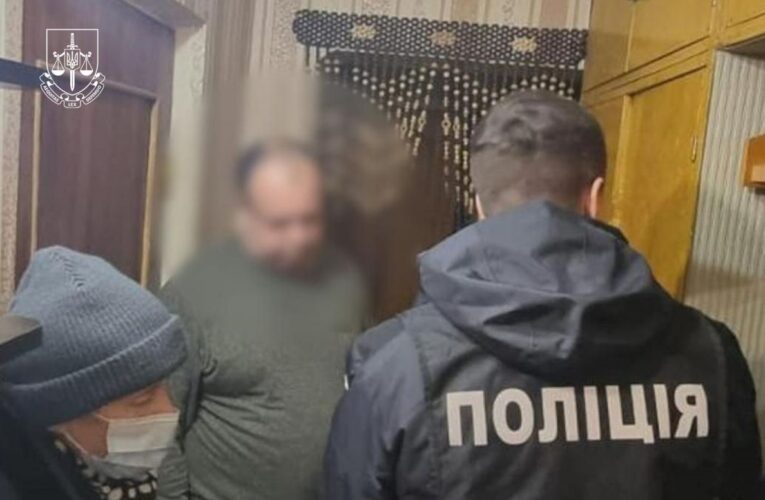 Керівник ТЦК допоміг ексголові метро Києва виїхати за кордон