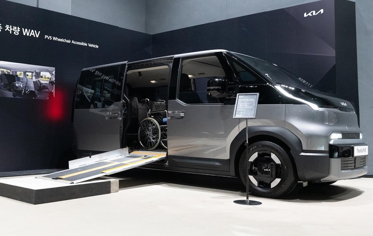 Авто новини - Kia розкрила деталі модульної електровантажівки PV5