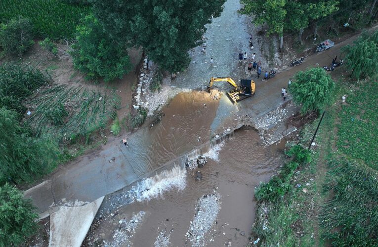 Китай накрили потужні зливи, є загиблі