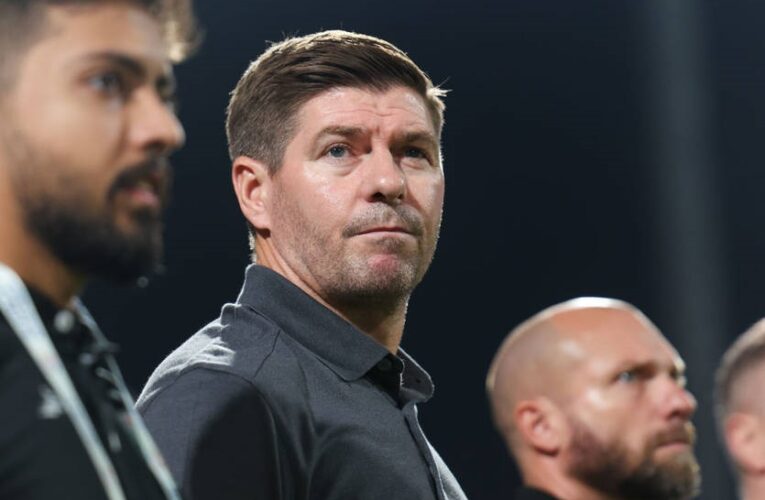 Легендарний футболіст Ліверпуля став дідусем