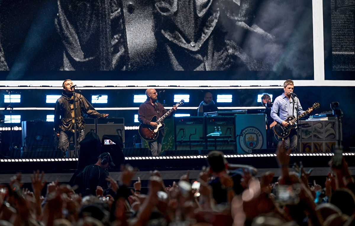 Без категорії - Легендарний гурт Oasis вперше за 16 років вийшов на сцену разом