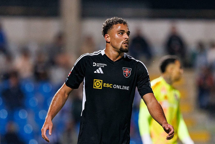 Новини спорту - Ліон узяв до свого складу сина легендарного Патріка Клюйверта