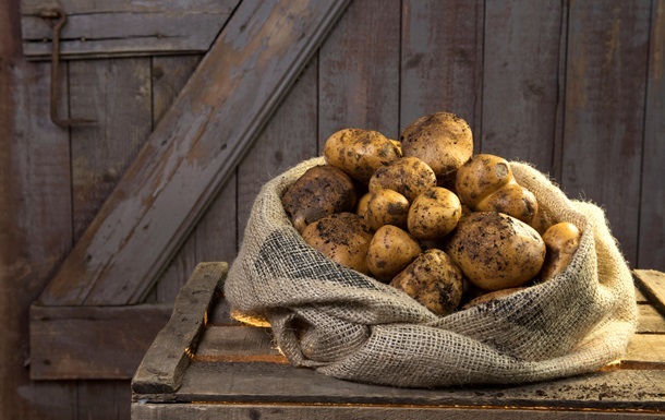 Лукашенко наказав штрафувати магазини за відсутність картоплі